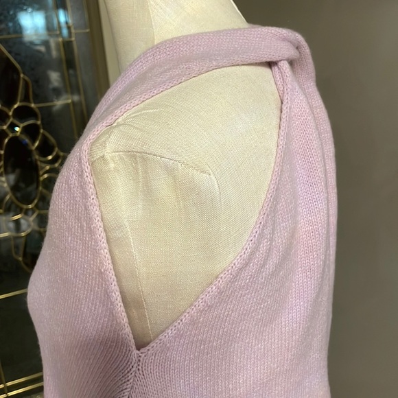 ASTR The Label Lilac Twist back neckline open back sweater, V neck size Med - Picture 5 of 10